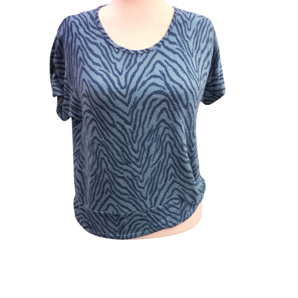 Isaac Mizrahi Blue Zebra Pattern Short Sleeve Tee